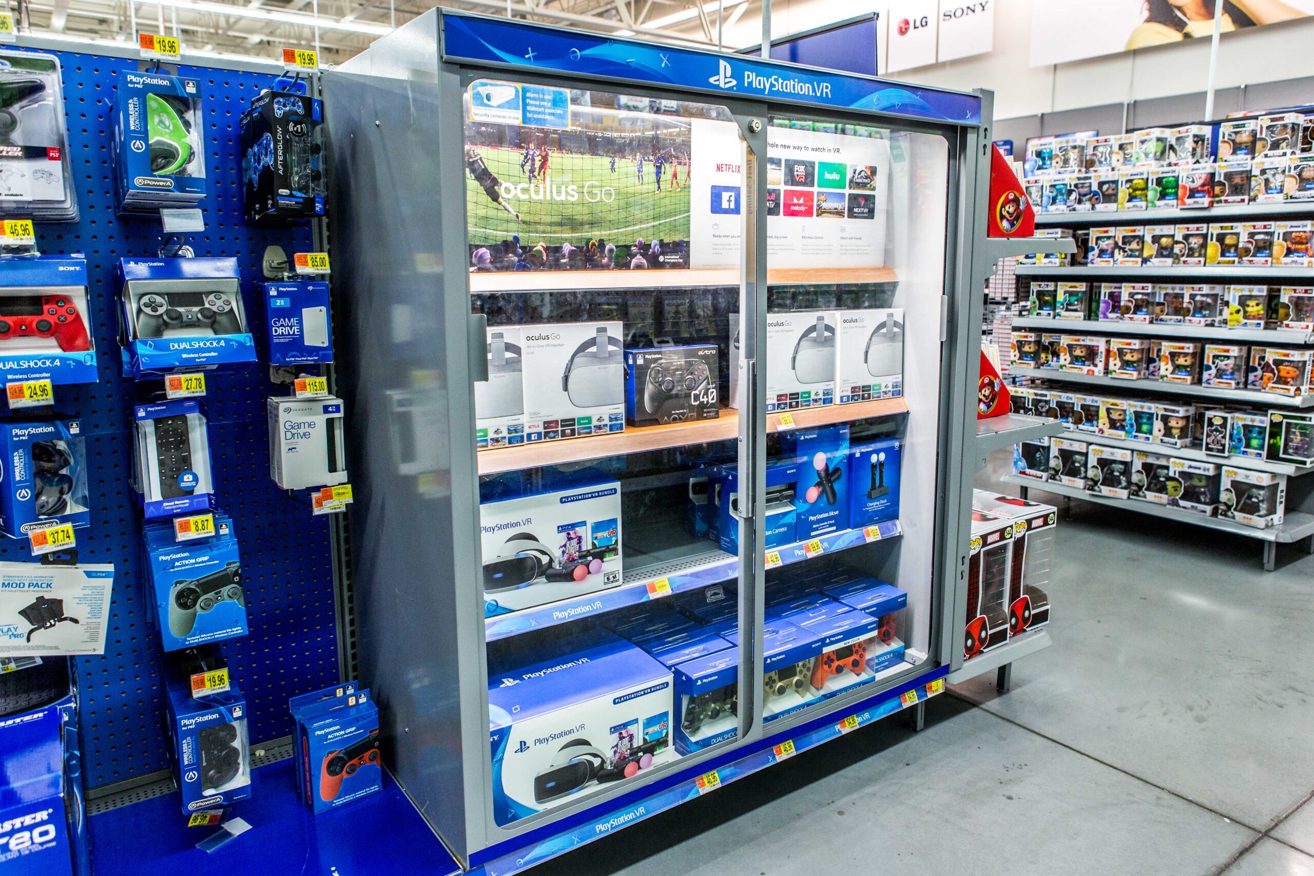 Deter Retail Theft, Display Wisely: Custom Security Case Features